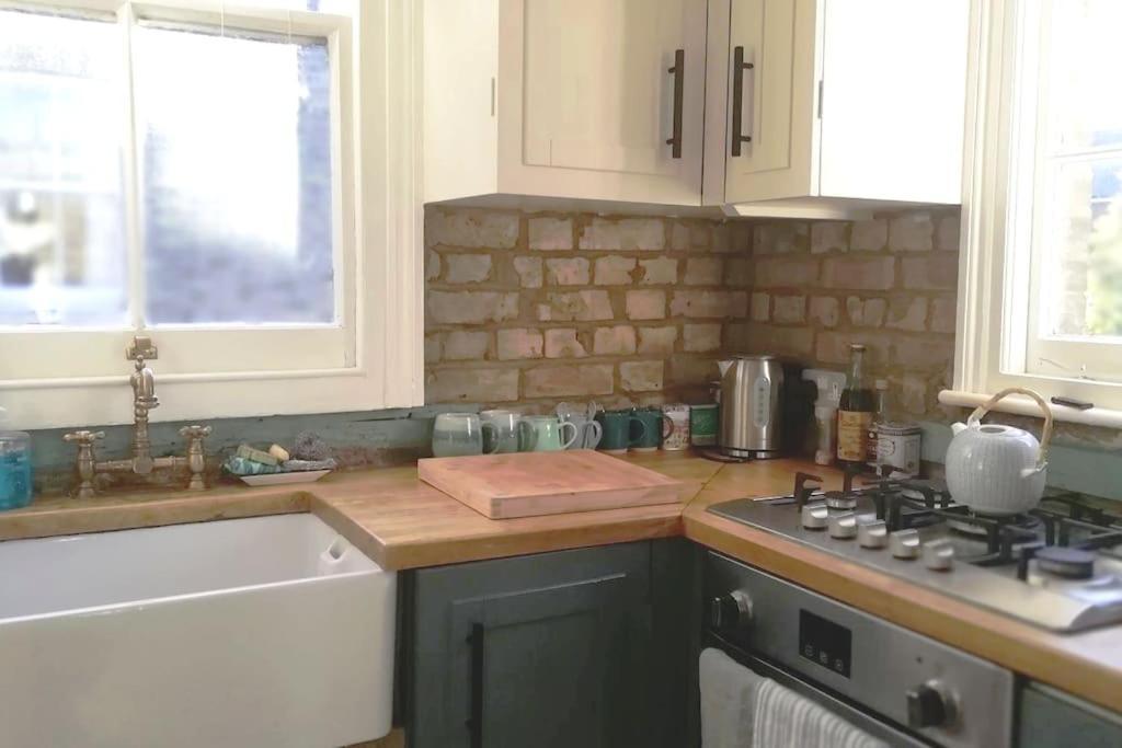 Appartamento Charming London With Balcony Esterno foto