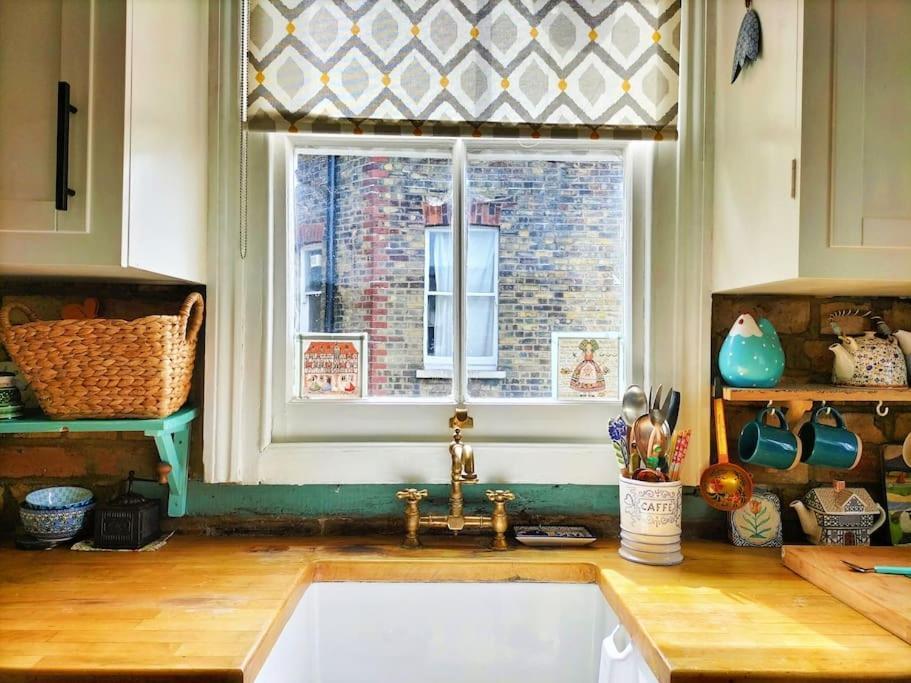 Appartamento Charming London With Balcony Esterno foto